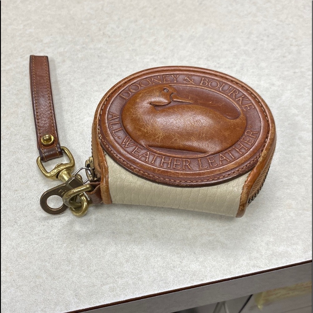 Dooney & Bourke